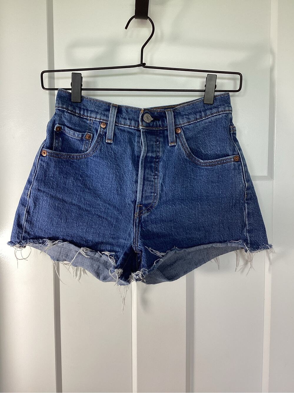 Levi's W25 Women's Dark Wash 501 Classic‎ Cutoff Jean Shorts jorts